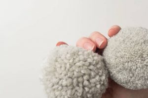 Lee más sobre el artículo Cómo hacer pompones de lana de manera sencilla